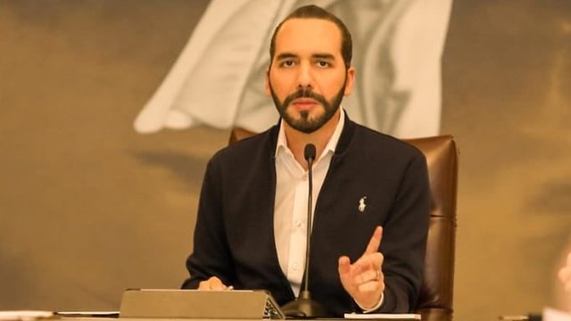 Según estudio, el Gobierno del presidente salvadoreño, Nayib Bukele, se valió de la desinformación y de prácticas que promueven la ignorancia para manejar los primeros meses de la pandemia del coronavirus. (Foto Prensa Libre: Hemeroteca PL)