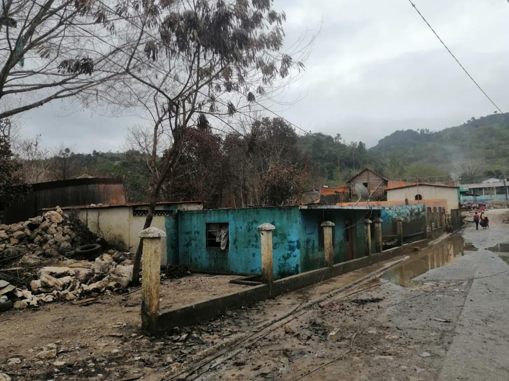 El agua ha descendido en Campur, aunque aún quedan daños en casas e infraestructura vial. (Foto: cortesía Erick Choj)