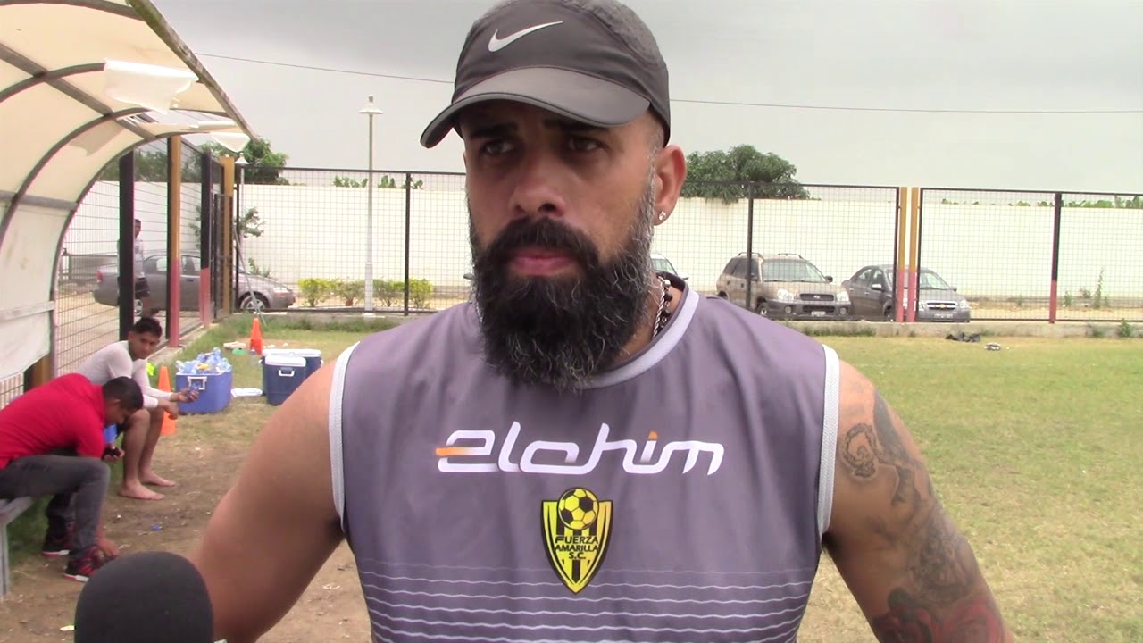 Matías Tatangelo es un entrenador argentino de 35 años que llega a Sanarate tras dirigir a dos equipos en Ecuador. (Foto Prensa Libre: YouTube)