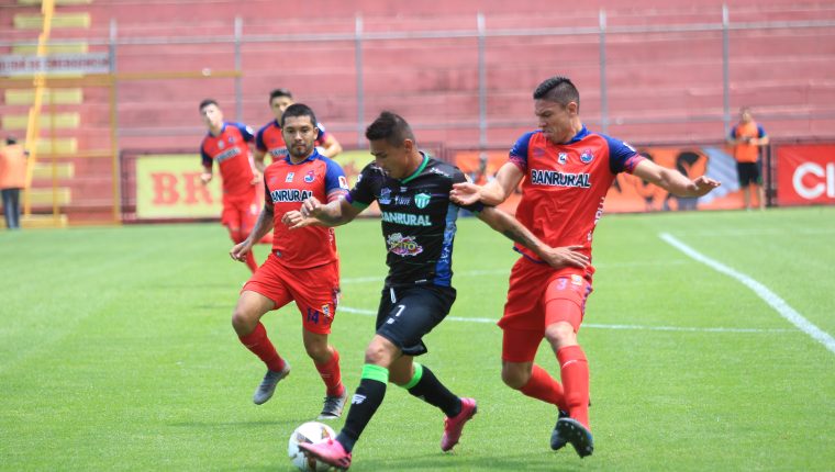 Municipal y Antigua GFC se volverán a ver las caras en instancias finales de la Liga Nacional. (Foto Prensa Libre: Hemeroteca)