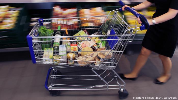 En un escenario real, como por ejemplo un supermercado o un restaurante, las probabilidades de contagio son muy bajas.