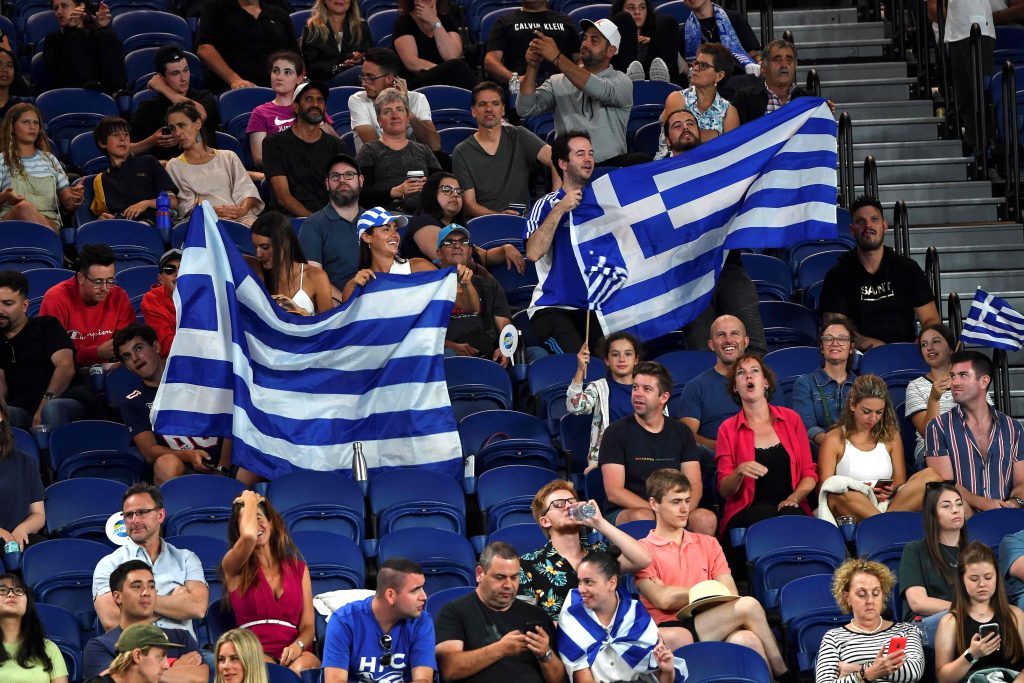 Australianos disfrutan un evento deportivo sin mascarillas ni distanciamiento debido a la falta de riesgo. (Foto Prensa Libre: AFP)