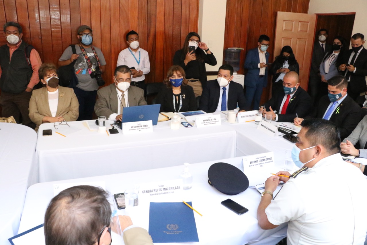 La Comisión de la Mujer del Congreso citó a autoridades de seguridad para conocer las acciones ante la violencia con las niñas y la mujer. (Foto Prensa Libre: Congreso)