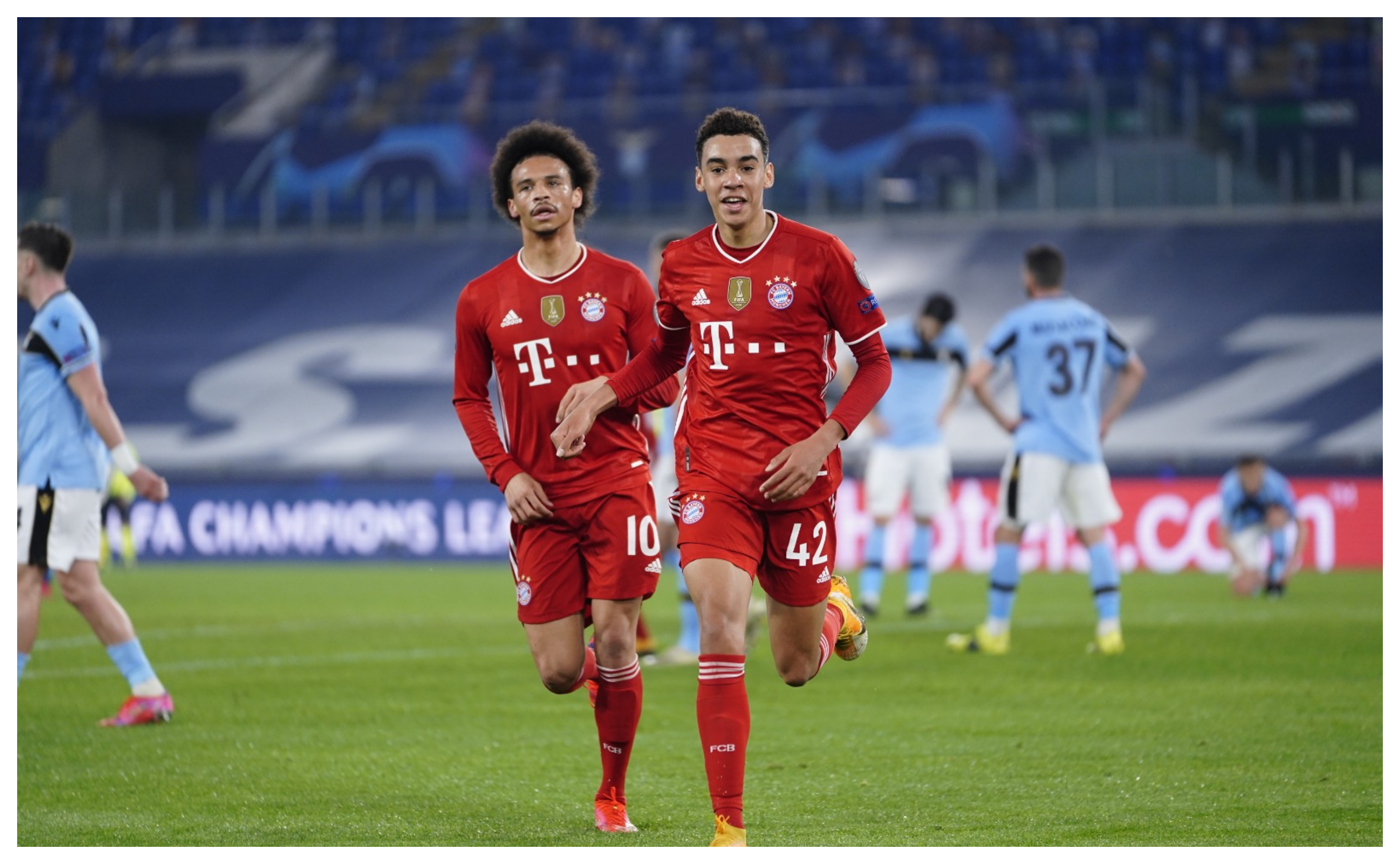 Jamal Musiela se ha convertido en el goleador más joven del Bayern en la historia de la competición con 17 años y 363 días. Foto Prensa Libre: @FCBayernES