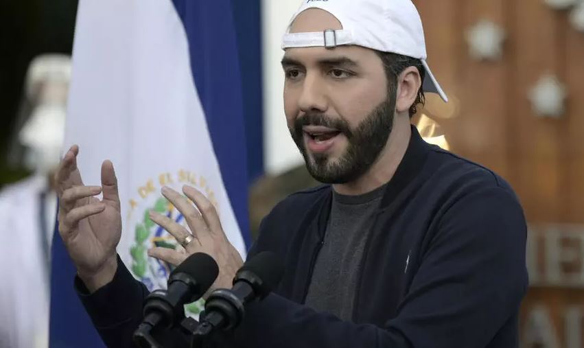 Salvadoreños están convocados el domingo para elegir a 84 diputados de la Asamblea Legislativa, 262 consejos municipales y 20 miembros del Parlacen. (Foto Prensa Libre: EFE)