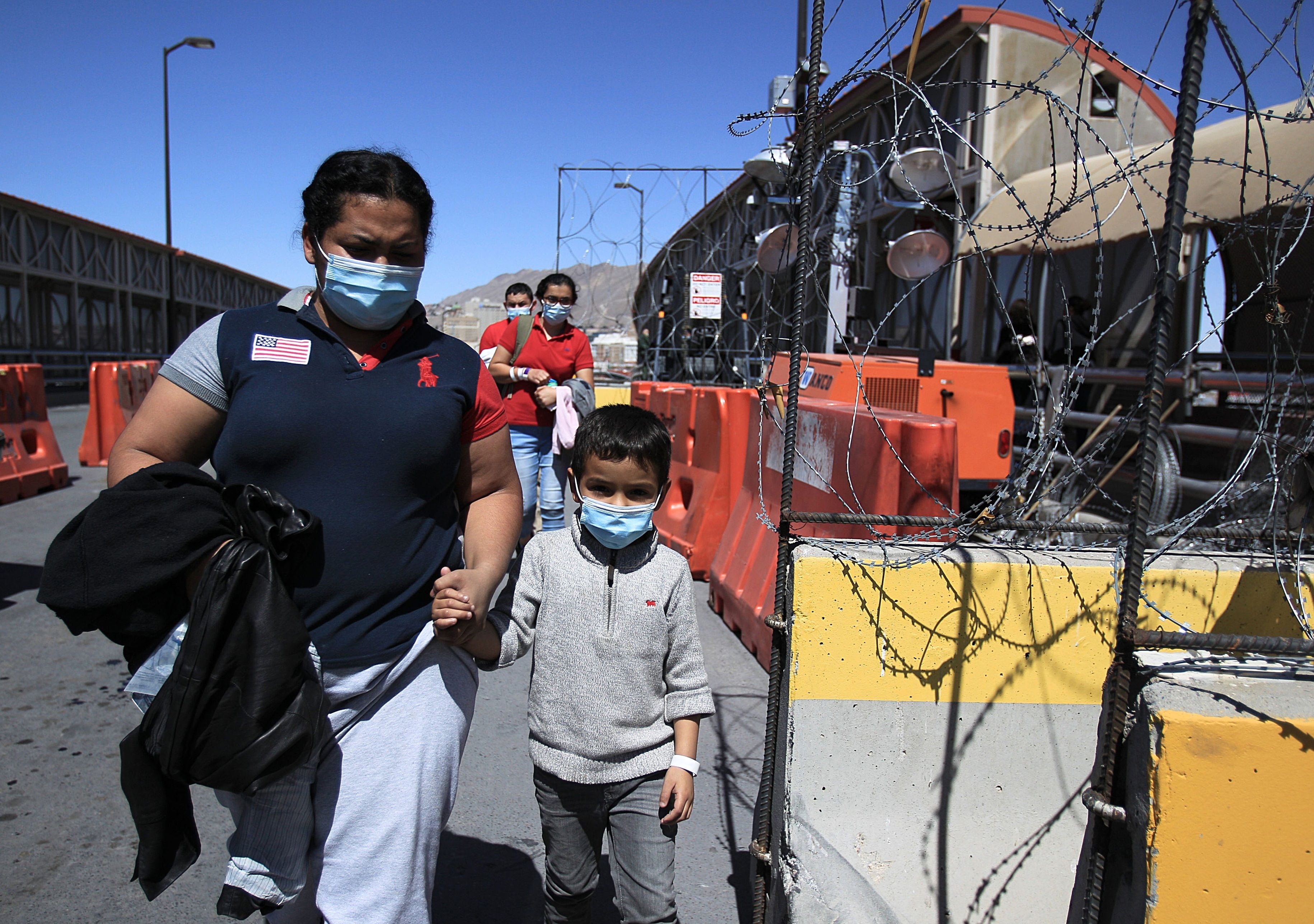 Una vez en EE. UU. los migrantes deben conseguir trabajo para pagar enormes deudas a las bandas de tráfico de migrantes. (Foto Prensa Libre: Hemeroteca PL)