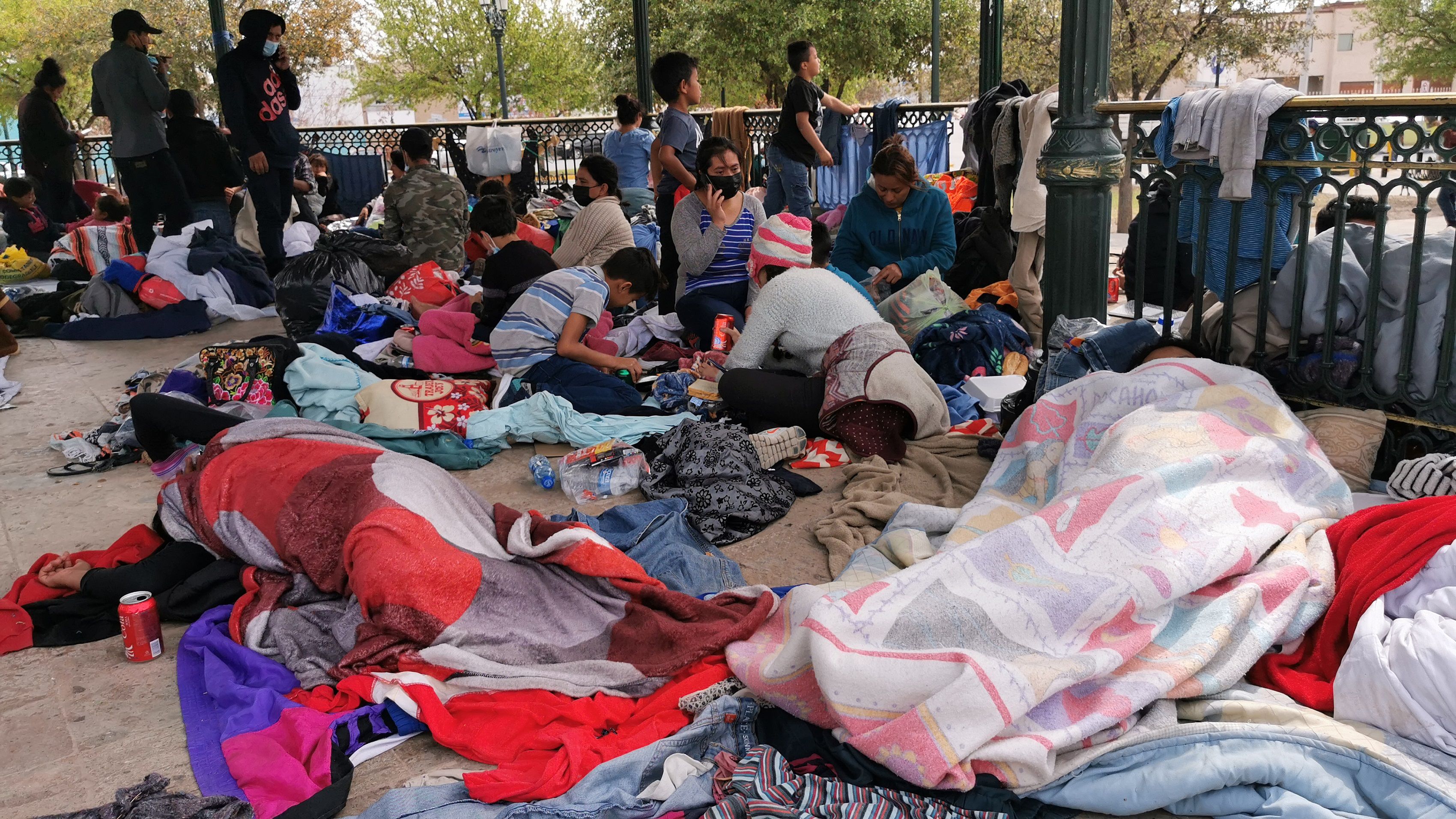 El flujo migratorio hacia Estados Unidos se ha incrementado en los últimos días. (Foto Prensa Libre: AFP)