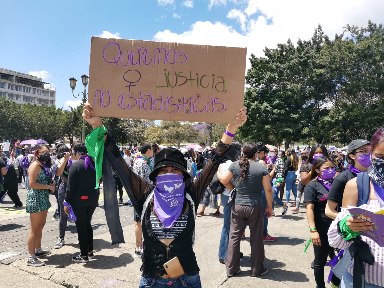 Cada día se activan en promedio cuatro alertas Isabel Claudina por desaparición de mujeres. Las mujeres exigen el cese de estos números. (Foto: Prensa Libre)