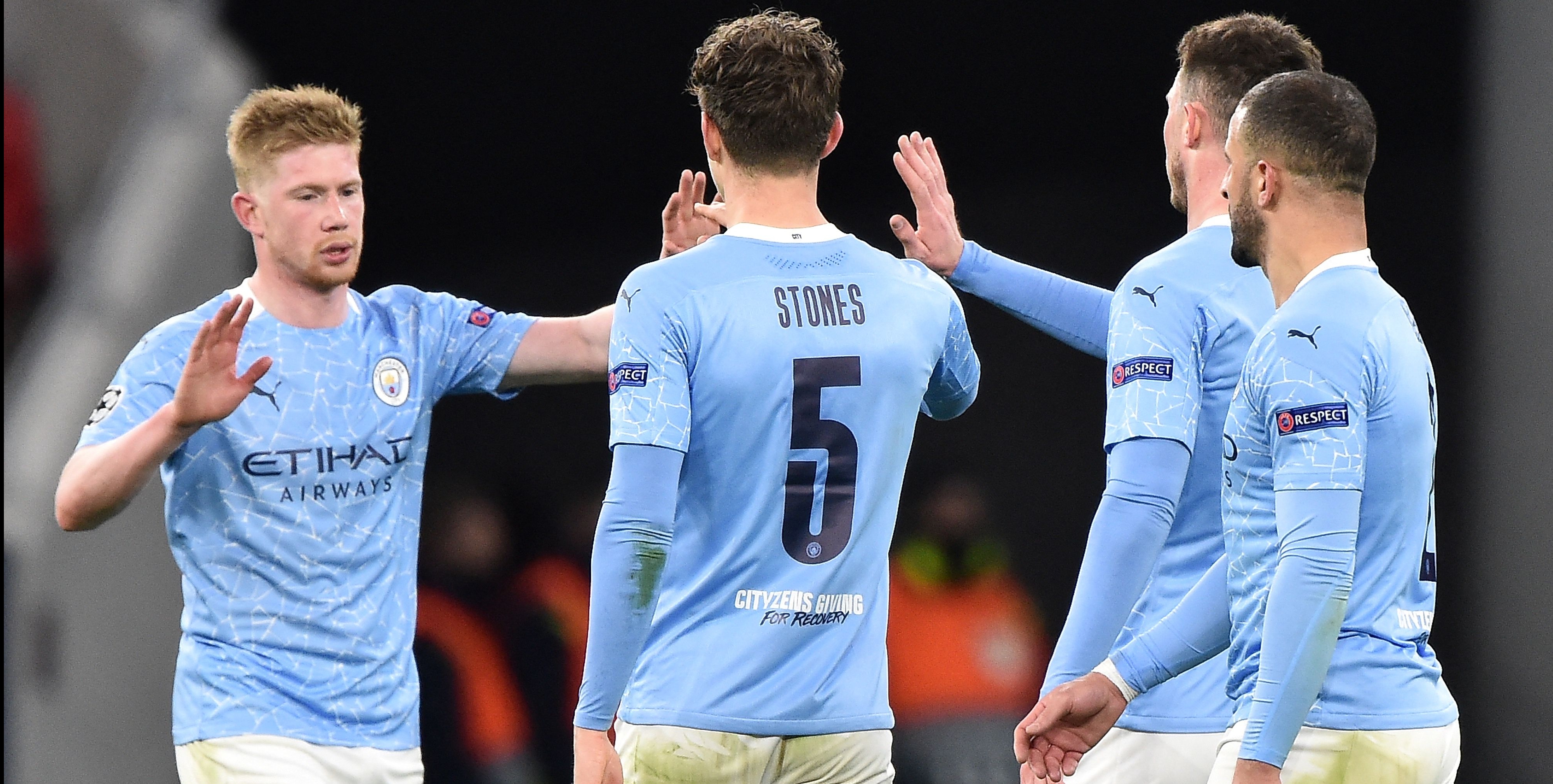 Los jugadores del Manchester City celebran frente al Borussia. (Foto Prensa Libre: AFP)