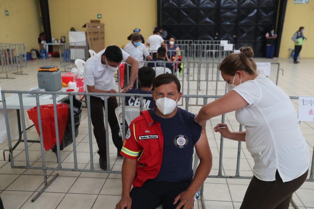 Vacunación en el Parque Érick Barrondo. 