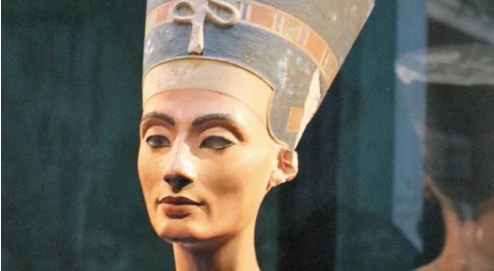 Nefertiti es uno de los personajes más famosos del antiguo Egipto, esposa del rey Akhenaton. (Foto Hemeroteca Prensa Libre)