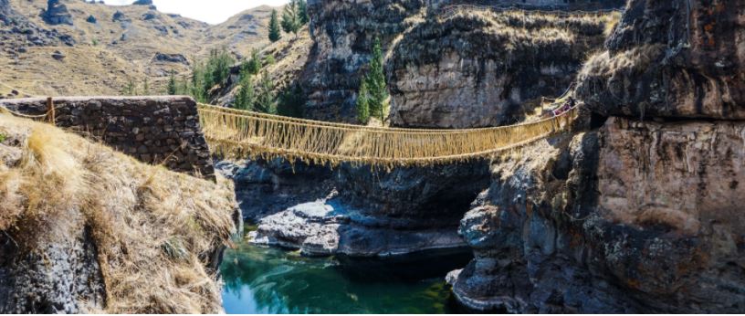 El puente Q'eswachaka colapsó en Perú por la falta de cambio de sogas. (Foto Prensa Libre: Tomada de Internet)