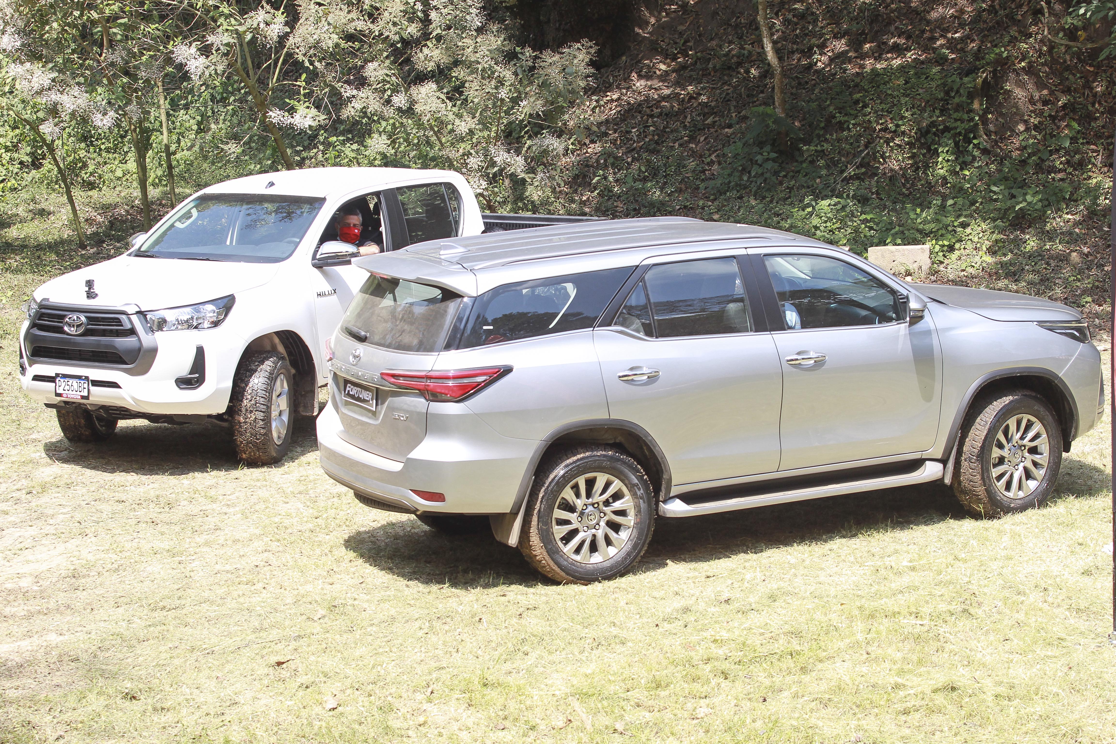 La nueva generación de Fortuner y Hilux vienen más robustas por fuera y más cómodas por dentro. Foto Prensa Libre: Norvin Mendoza