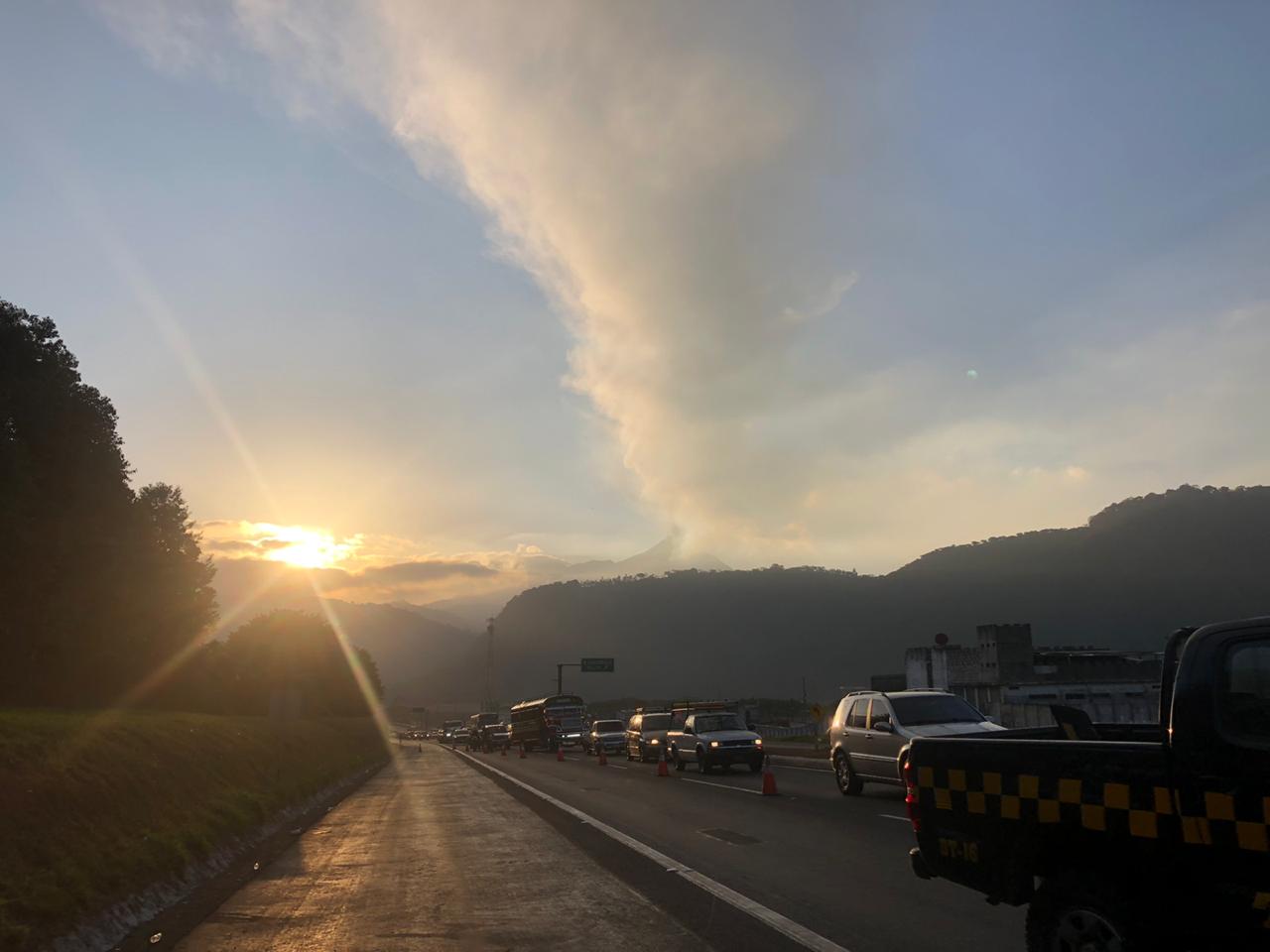 El volcán de Pacaya mantiene actividad y es monitoreado por Conred. (Foto Prensa Libre: Andrea Domínguez)