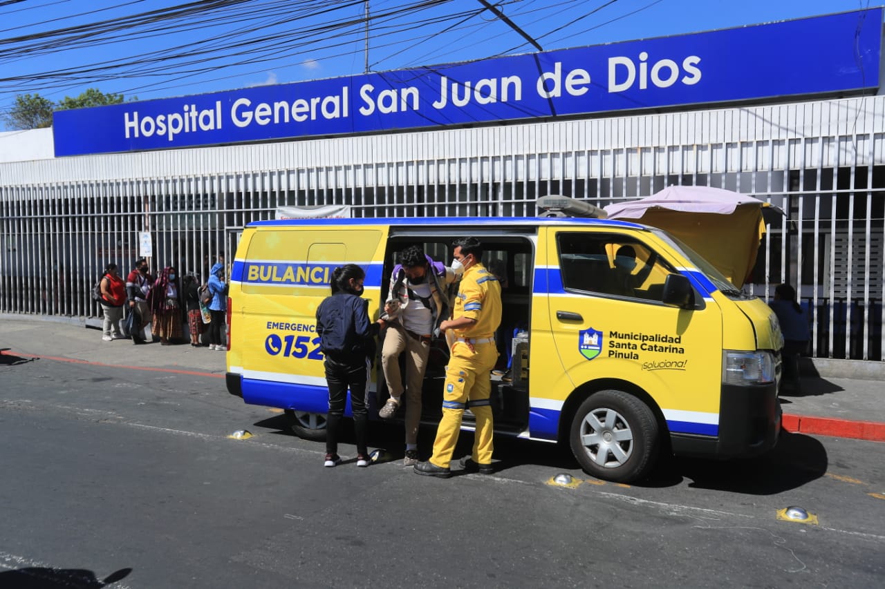 El país atraviesa por una jornada de vacunación contra el covid-19, que se espera neutralice el aumento de casos. (Foto Prensa Libre: Juan Diego González)