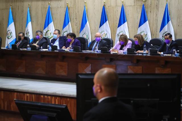 Magistrados de la CSJ escuchan a aspirantes a la CC. (Foto: Carlos Hernández)