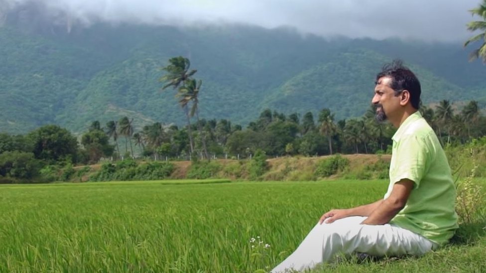 Sridhar disfruta de la paz y el silencio que le ofrece la aldea.