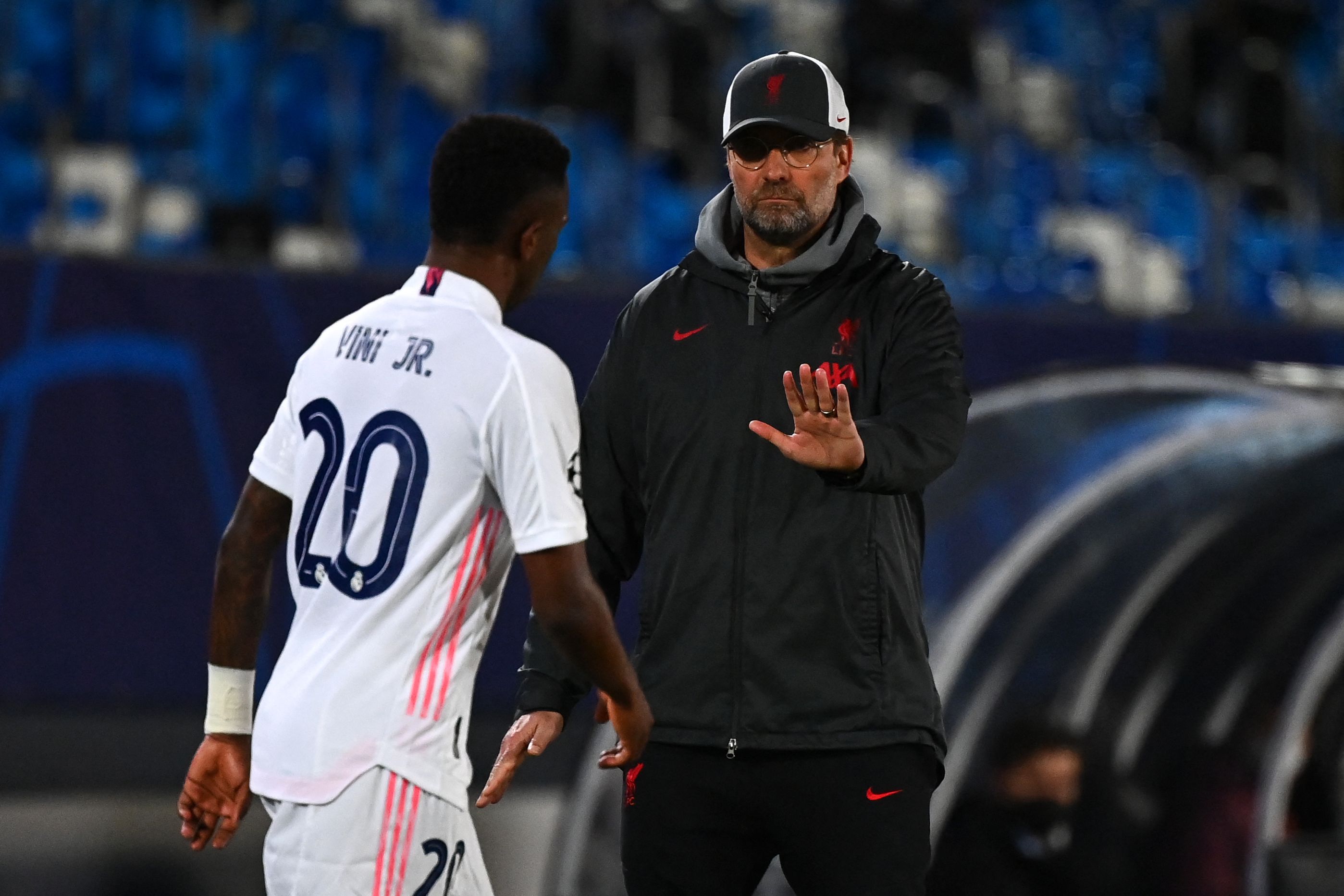 El entrenador del Liverpool, el alemán Jurgen Klopp, durante el partido ante el Real Madrid de ida de cuartos de final de Liga de Campeones, en el estadio Alfredo di Stefano. Foto Prensa Libre: AFP.