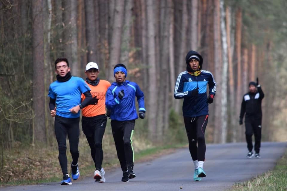 El equipo de marcha a cargo de Julio Urías finalizó el trabajo en Europa y retornará al país para la recta final de la preparación a Tokio. (Foto Julio Urías).