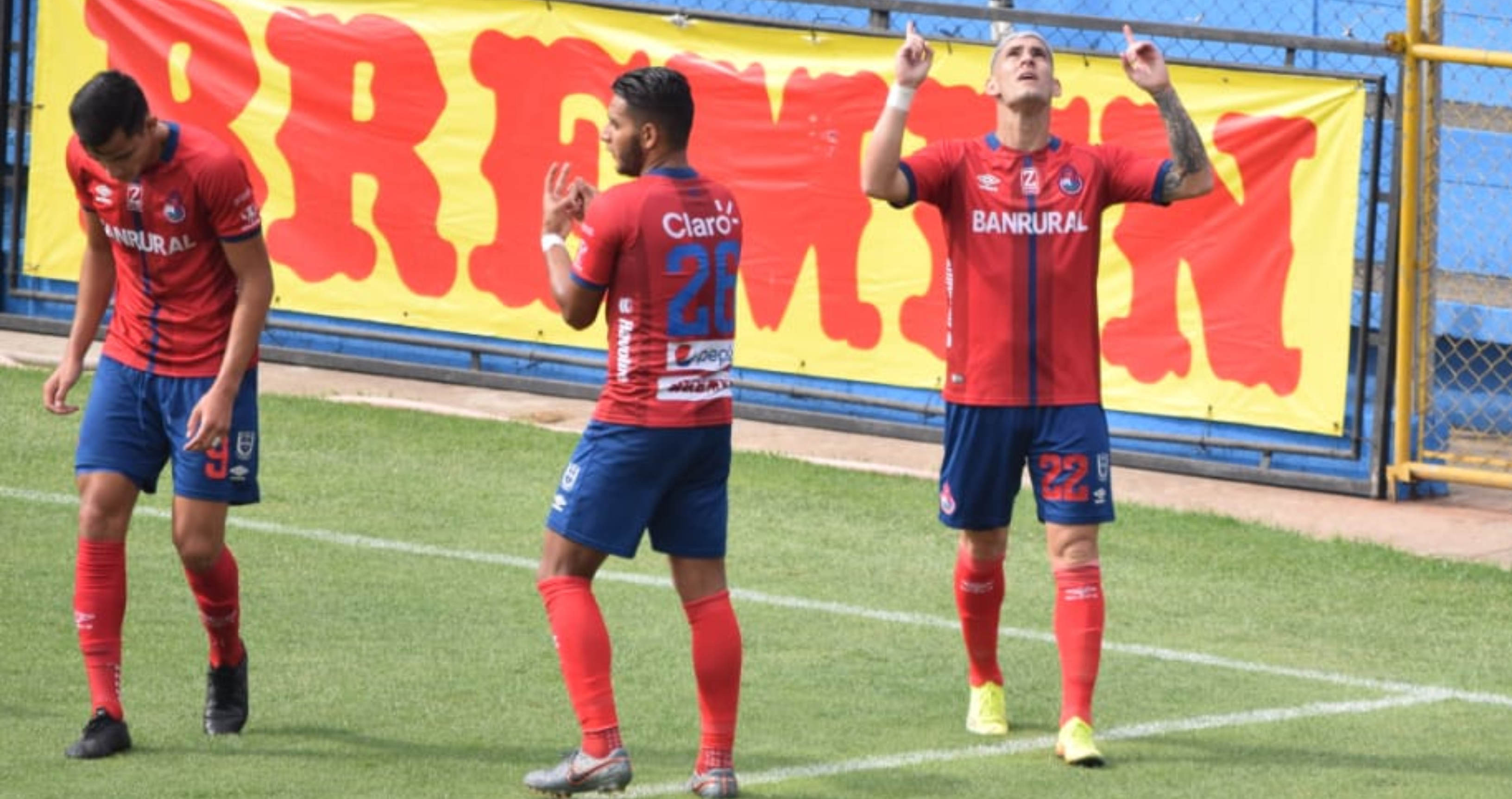 Gustavo Britos celebra el primero gol de Municipal ante Malacateco. Al final ganaron 3-0. Foto Prensa Libre: Cortesía Andrés Nadf.