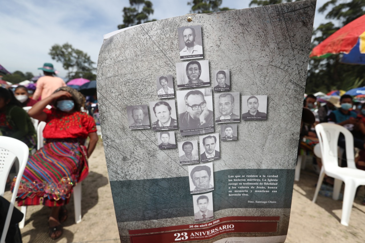 La ceremonia de beatificación de los 10 mártires se llevó a cabo en Santa Cruz del Quiché. (Foto Prensa Libre: María Renée Barrientos)