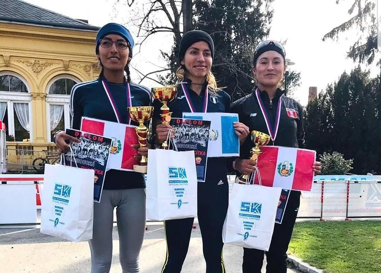 Mayra Herrera dominó los 20 kms en República Checa por delante de las atletas de Perú. (Foto COG).