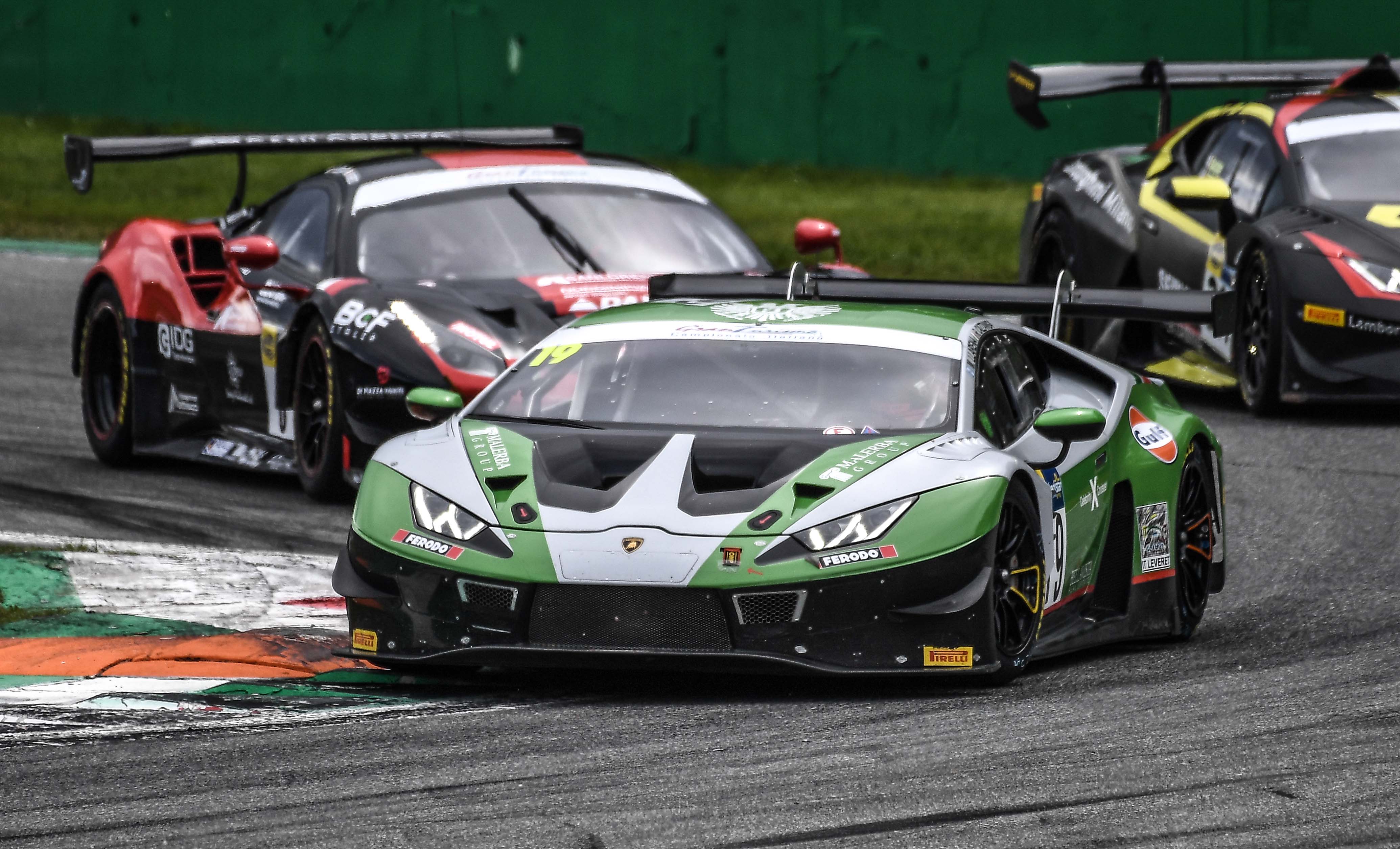 El piloto nacional Mateo Llarena conduce el Lamborghini Huracán GT3 EVO durante el Campeonato en Italia. (Foto Cortesía).