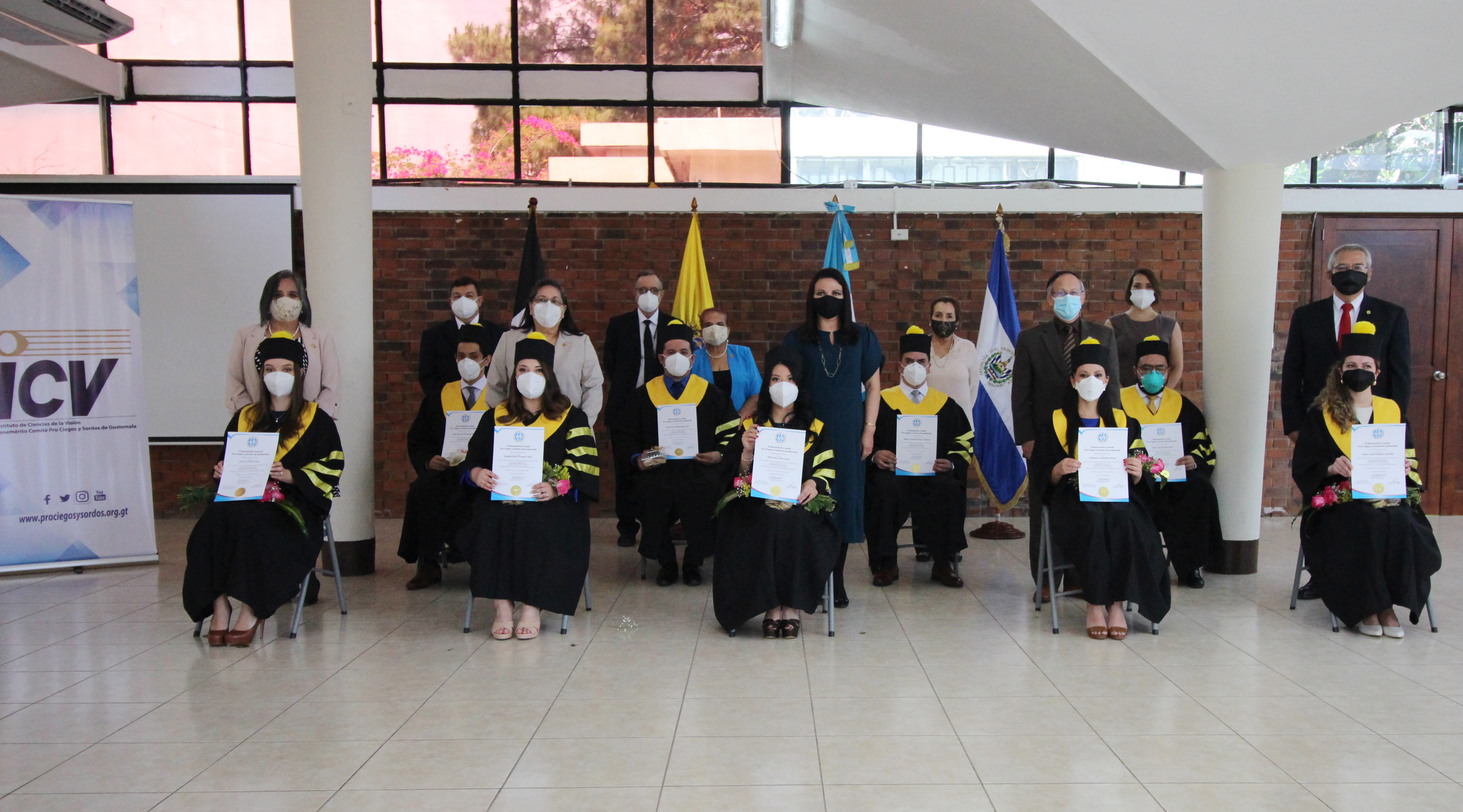 Una nueva promoción de médicos Oftalmólogos presentó el Instituto de Ciencias de la Visión. Foto Prensa Libre: Cortesía.