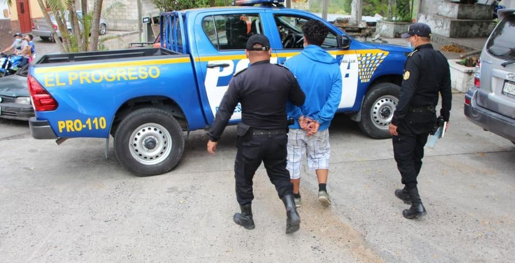 Ángel Estuardo Ortiz Oscal fue capturado en la aldea Aguacaliente, San Antonio La Paz, El Progreso. (Foto Prensa Libre: PNC)