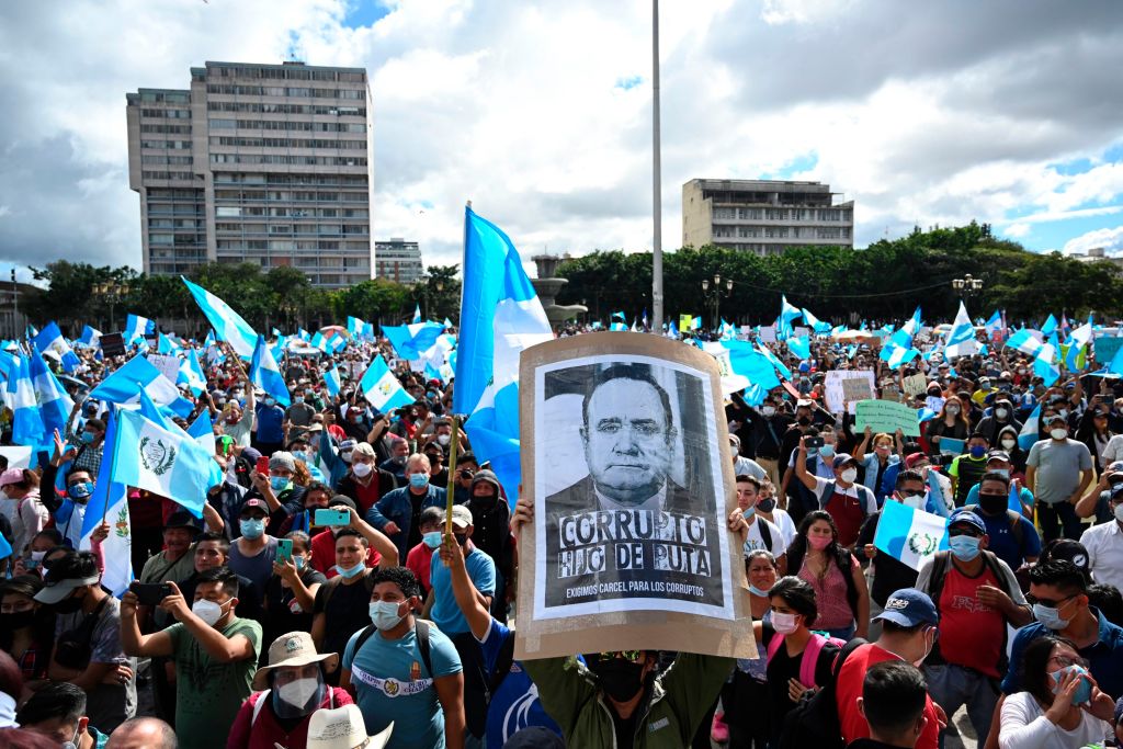 La forma en la que se gestionó el presupuesto desde el Congreso en 2020 generó protestas ciudadanas y malestar. (Foto Prensa Libre: Hemeroteca)