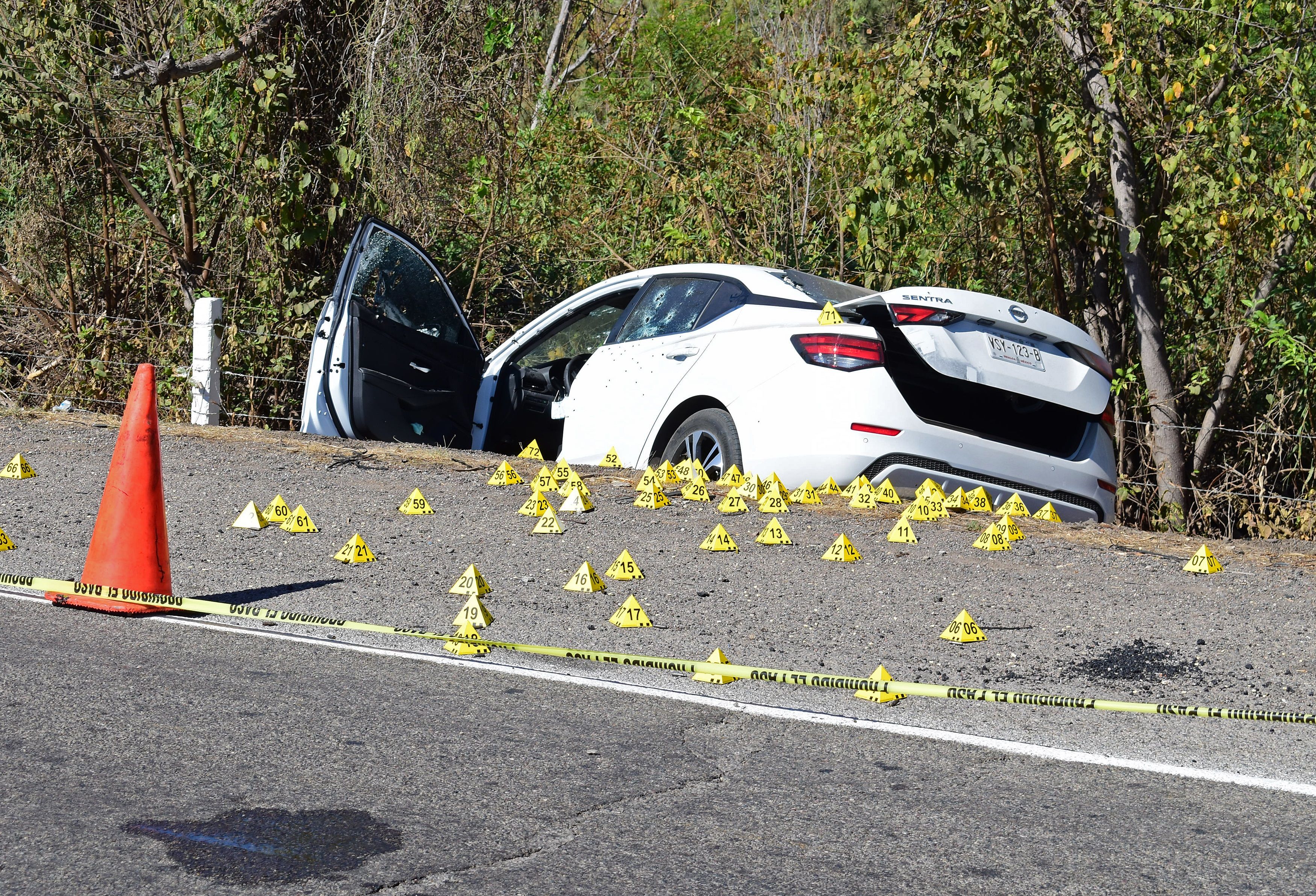 El jefe policial de Sinaloa, México, Joel Ernesto Soto, fue emboscado por sujetos fuertemente armados en la carretera Los Mochis-Culiacán. (Foto Prensa Libre: EFE)