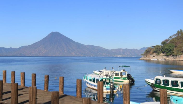 El turismo interno ha estado reactivándose en forma paulatina, sin embargo el extranjero aún está por debajo del año pasado. (Foto, Prensa Libre: Hemereoteca PL).