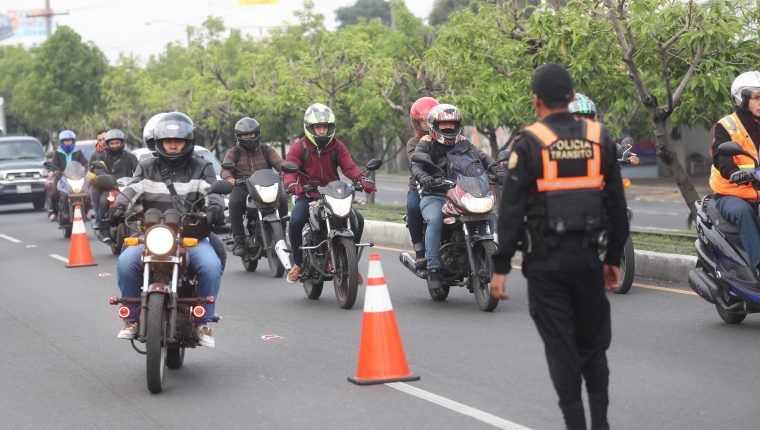 La cantidad de motos que circulan en Guatemala ha crecido de forma notable en los últimos años y son quienes protagonizan más hechos de tránsito. (Foto Hemeroteca PL)