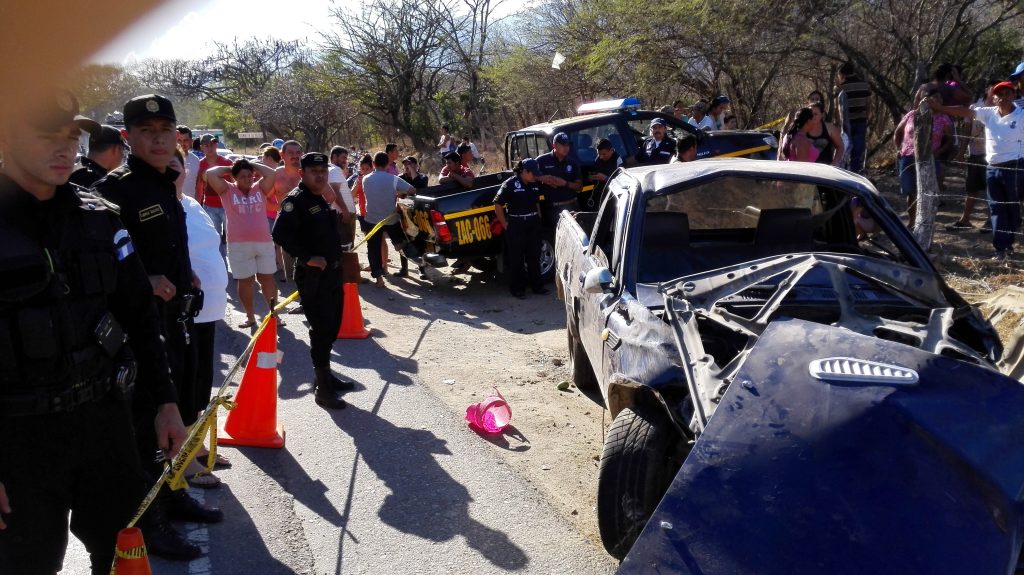 Cuando ocurre un accidente de tránsito o un bloqueo en la ruta al Atlántico, la fluidez de la vía se estanca hasta por 14 horas, lo que atrasa el traslado de mercancías a los puertos. Foto: Juan Diego González