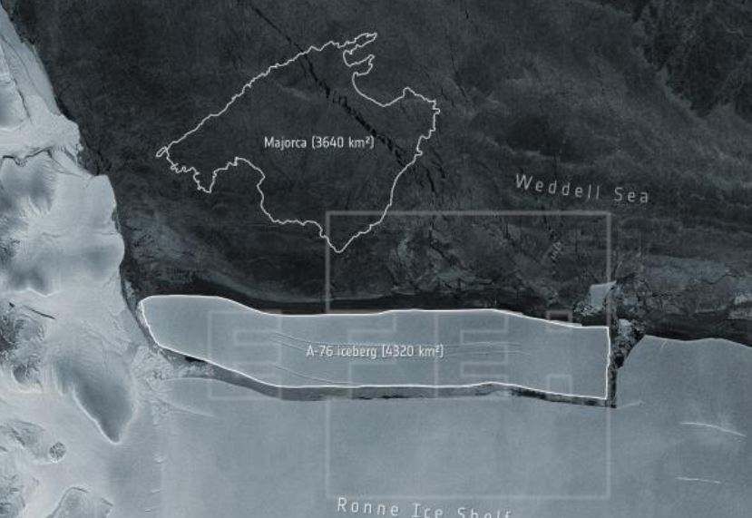 Imagen comparativa del tamaño del iceberg A-76 y la isla de Mallorca. (Foto Prensa Libre: EFE) 