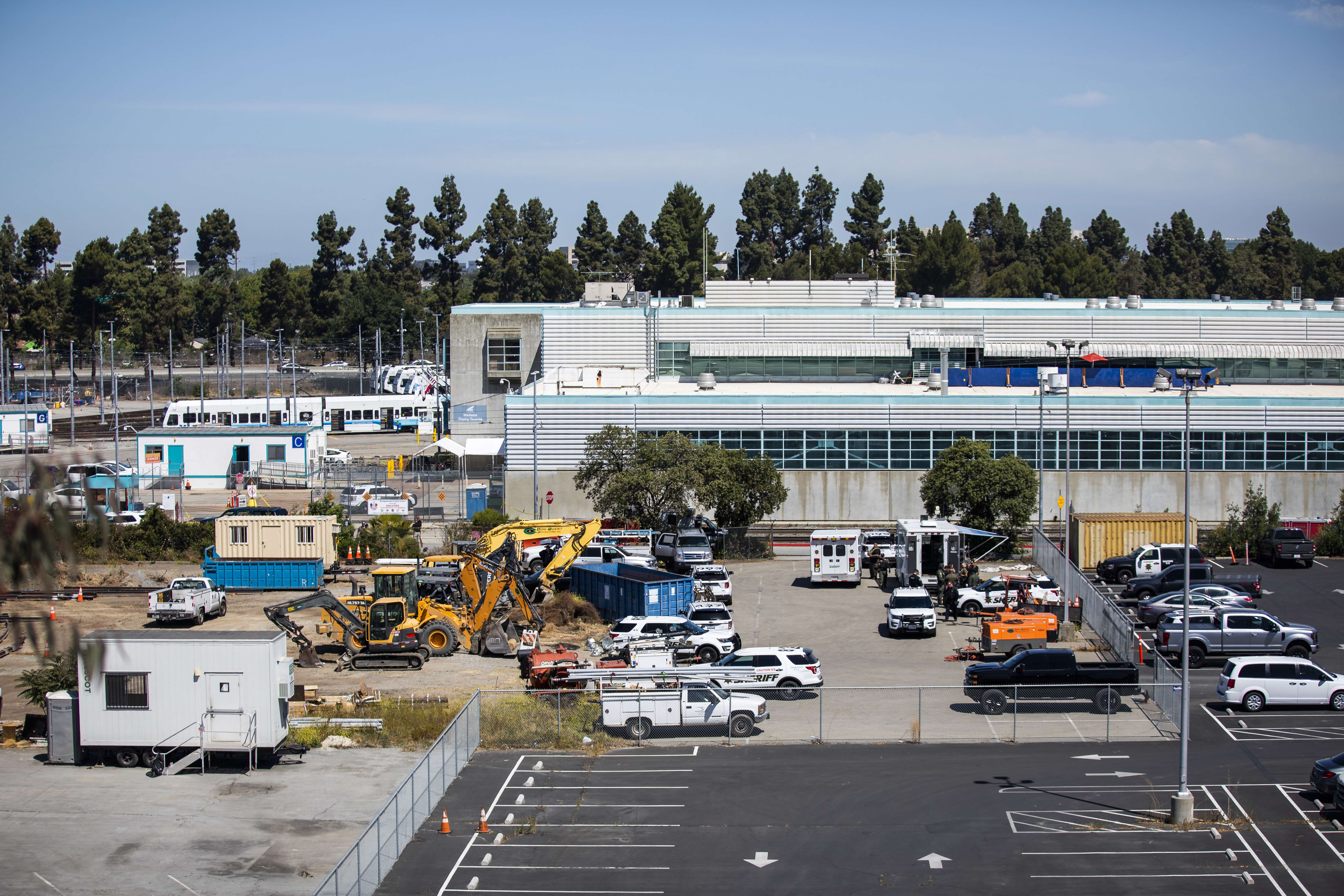 Una balacera en instalaciones ferroviarias en California deja al menos ocho personas muertas. (Foto Prensa Libre: AFP)
== FOR NEWSPAPERS, INTERNET, TELCOS & TELEVISION USE ONLY ==