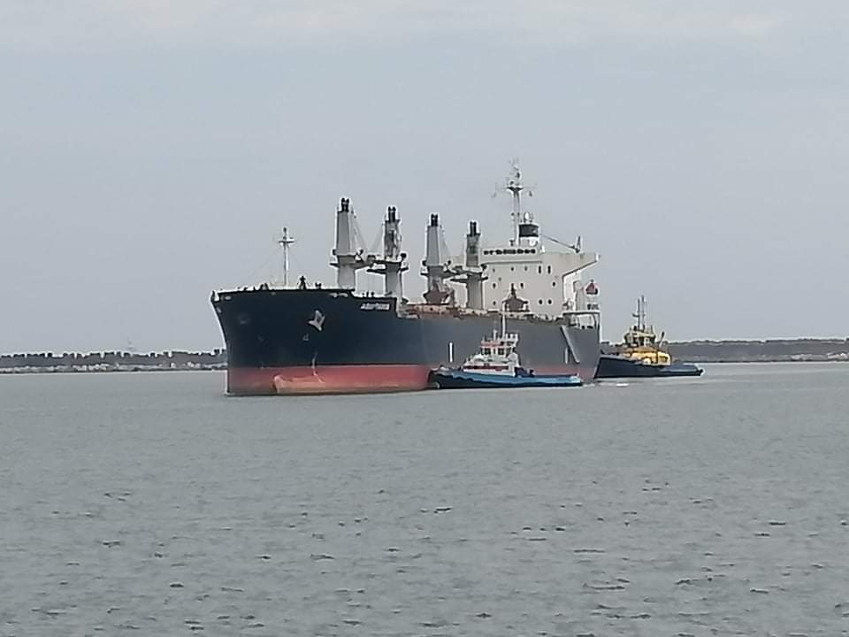 Barco chino llega a Empresa Portuaria Quetzal. (Foto: Cortesía)