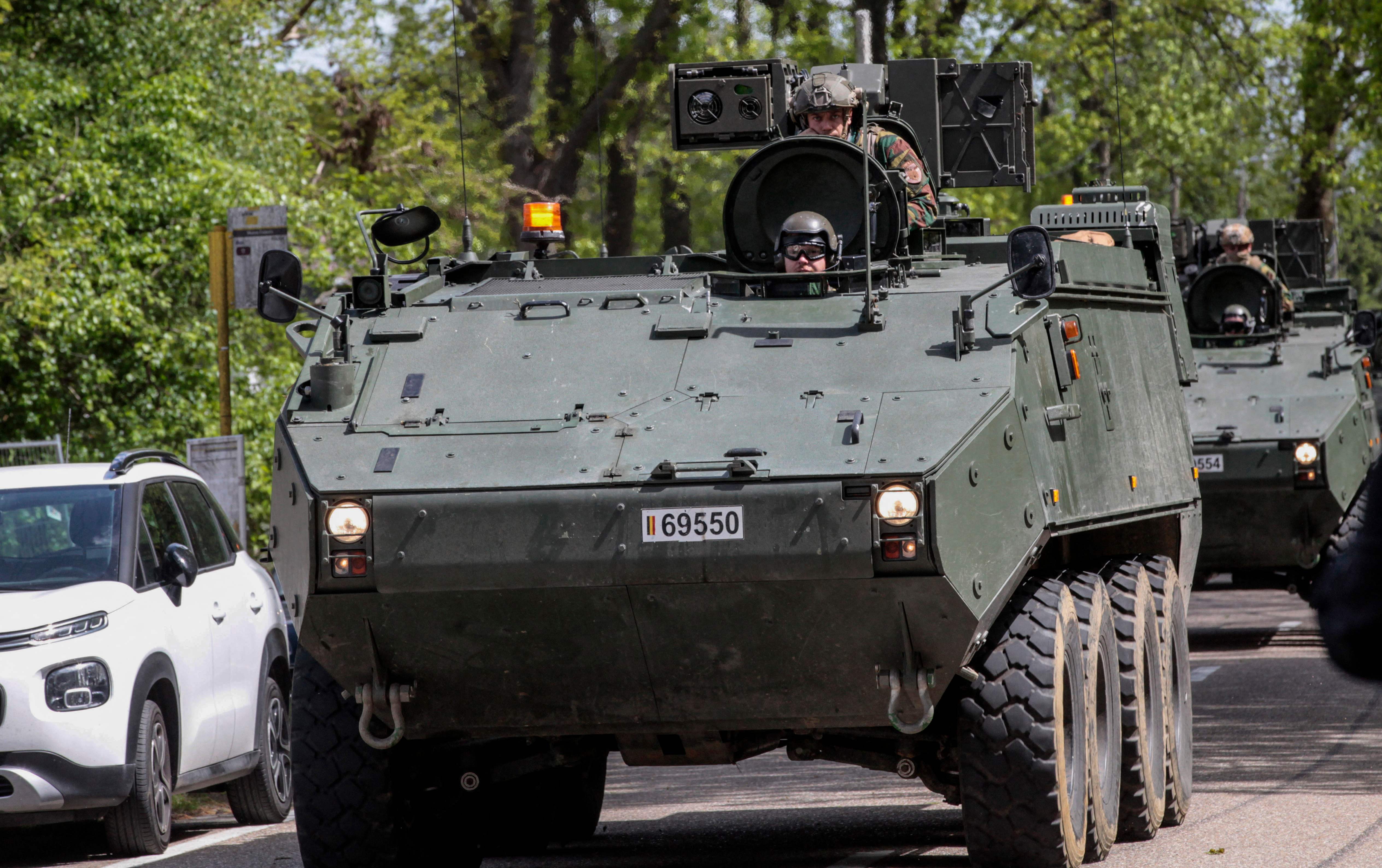 Bélgica endurecerá la forma en que examina a los soldados por opiniones extremistas, mientras las autoridades continúan buscando a un instructor de armas desaparecido. (Foto Prensa Libre: AFP)