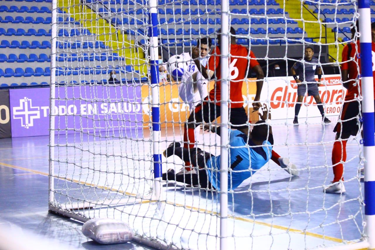 Este fue el tercer gol, obra de Wanderley Ruiz. El marcador final fue de 3-2. Foto Prensa Libre: Cortesía Fedefut