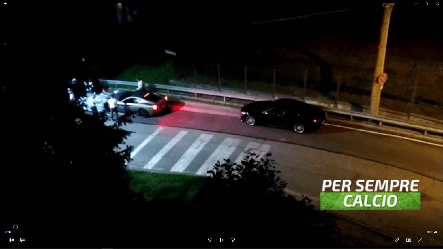 Un camión de mudanzas con sede en Lisboa, Portugal, se llevó los vehículos de lujo de Cristiano Ronaldo. De Turín, Italia a un lugar indeterminado. Foto Prensa Libre: Captura de pantalla. 