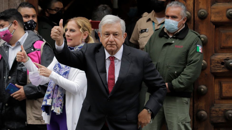 Aunque su nombre no estaba en las papeletas, estas elecciones eran vistas como una forma de evaluar el apoyo a AMLO.