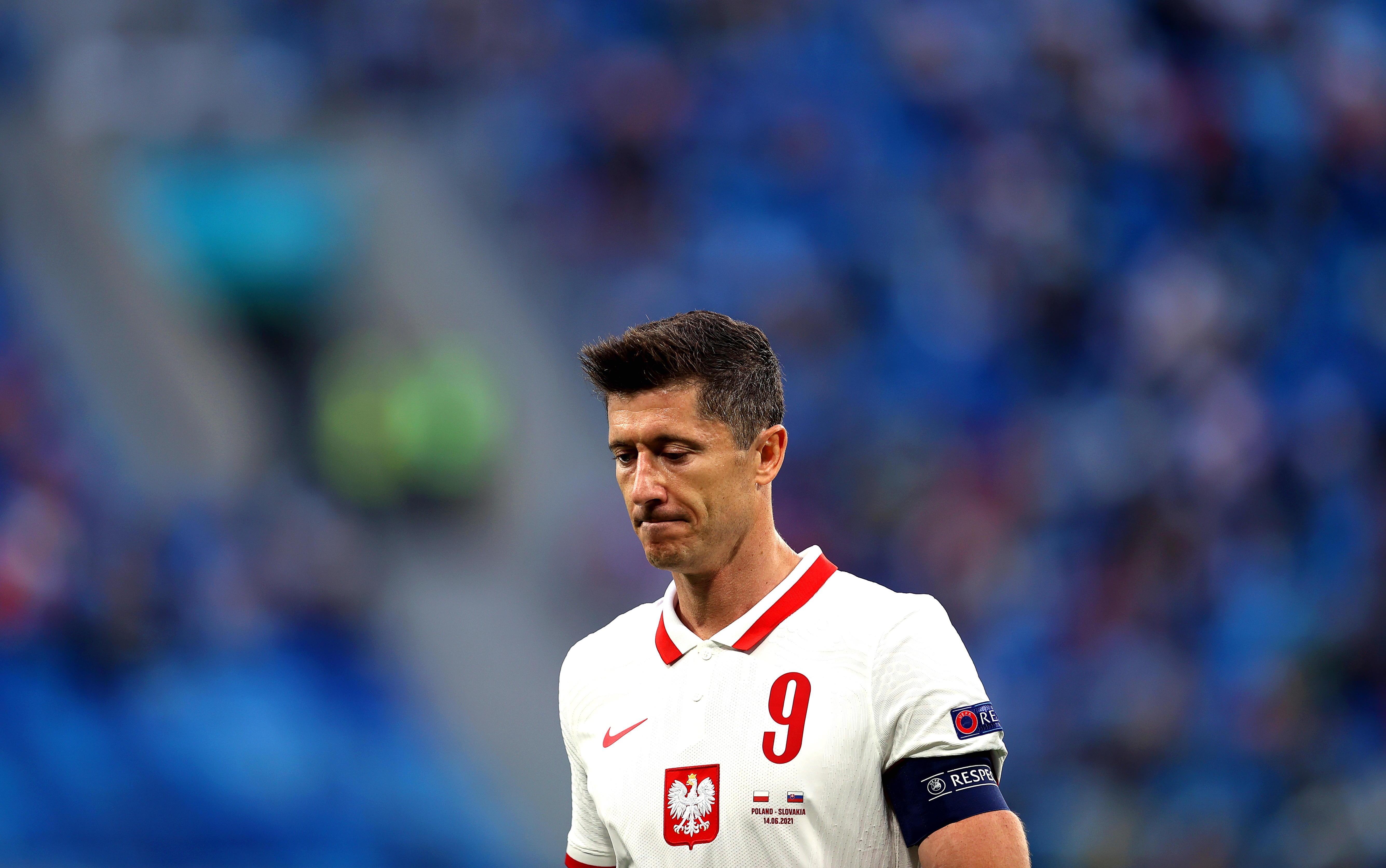 Robert Lewandowski no tuvo un buen juego ante Eslovaquia, el rival más débil del grupo. Foto Prensa Libre: EFE.