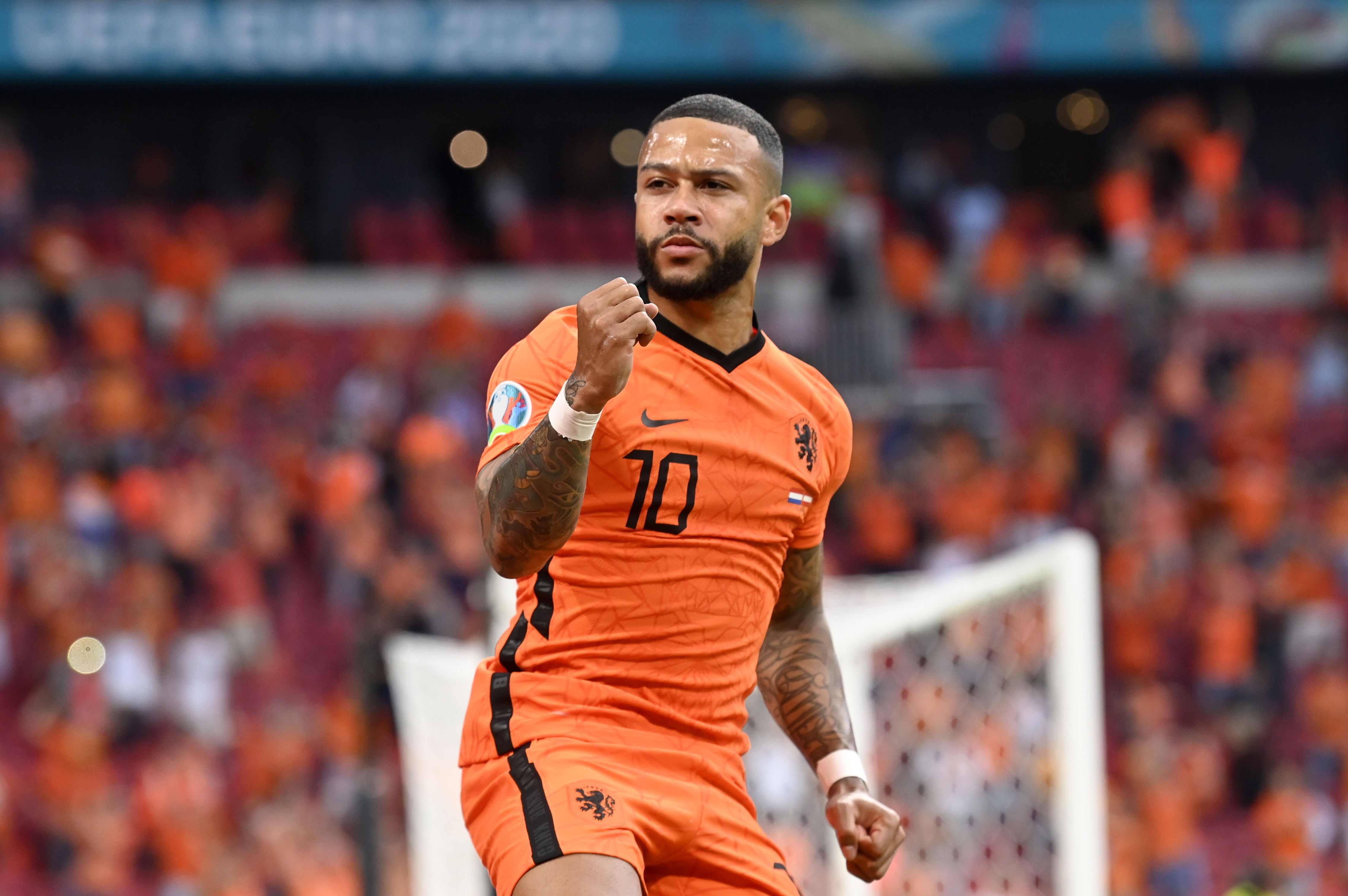 El jugador de Holanda, Memphis Depay, anotó de penal ante Austria. A final ganaron 2-0. Foto Prensa Libre: EFE