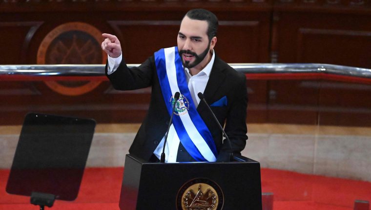 El mandatario salvadoreño logró establecer este criptoactivo como moneda legal de intercambio en el país centroamericano. (Foto Prensa Libre: AFP)