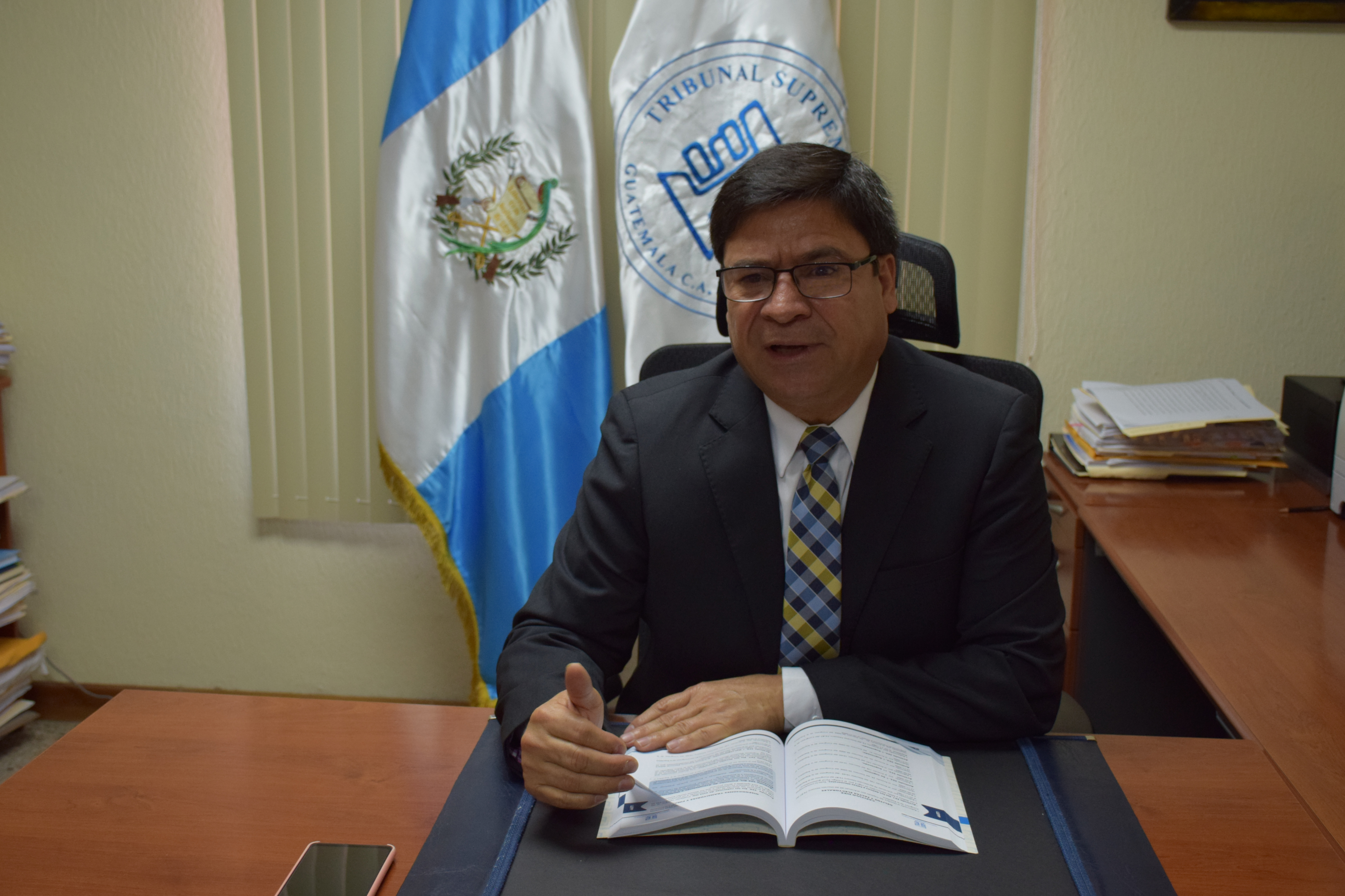 Antes de llegar al TSE, Rafael Rojas fue magistrado titular de la Corte Suprema de Justicia. Fotografía: Tribunal Supremo Electoral. 