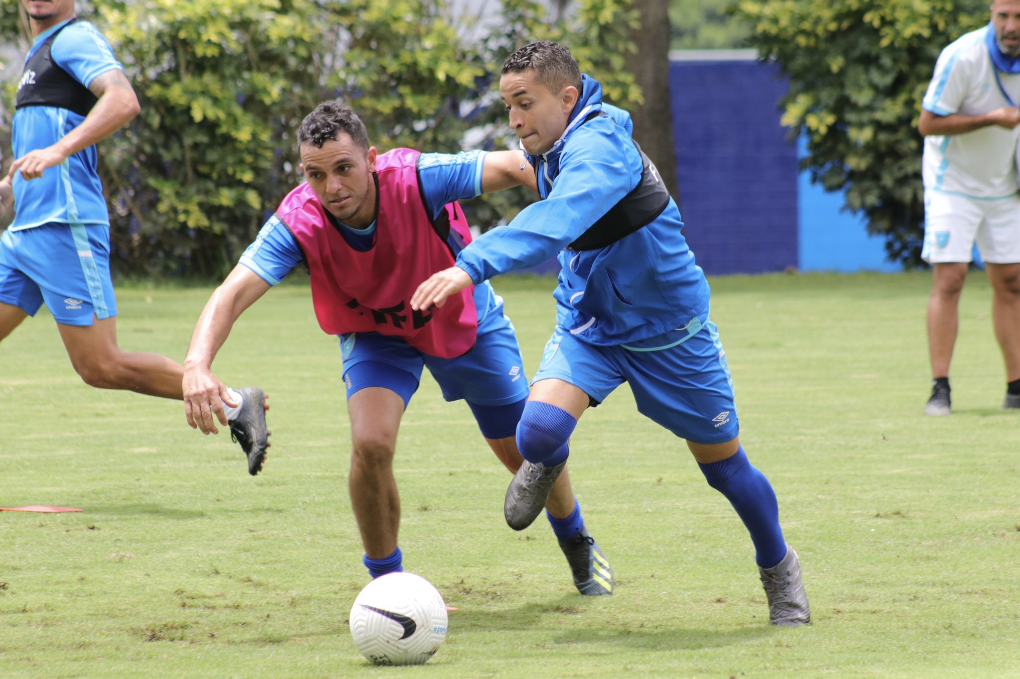 Último entrenamiento de la Selección Mayor en el Centro de Alto Rendimiento antes de enfrentar a El Salvador. (Foto Prensa Libre: Fedefut)