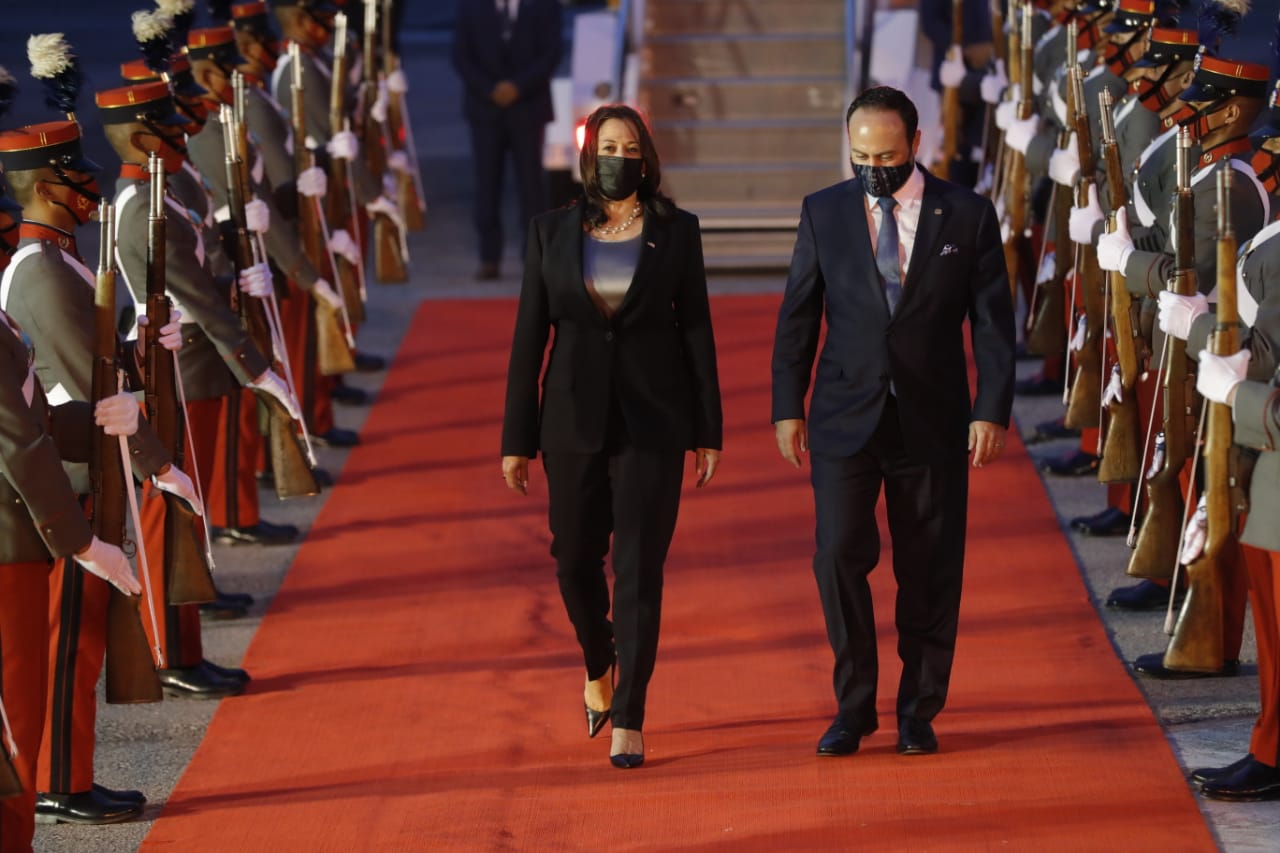 La vicepresidenta de Estados Unidos, Kamala Harris, tiene programada varias reuniones para este lunes 7 de junio incluyendo con el mandatario Alejandro Giammattei y diversas organizaciones empresariales y de la sociedad civil. Fue recibida por el canciller Pedro Brolo, el domingo. (Foto, Prensa Libre: Esbin García).