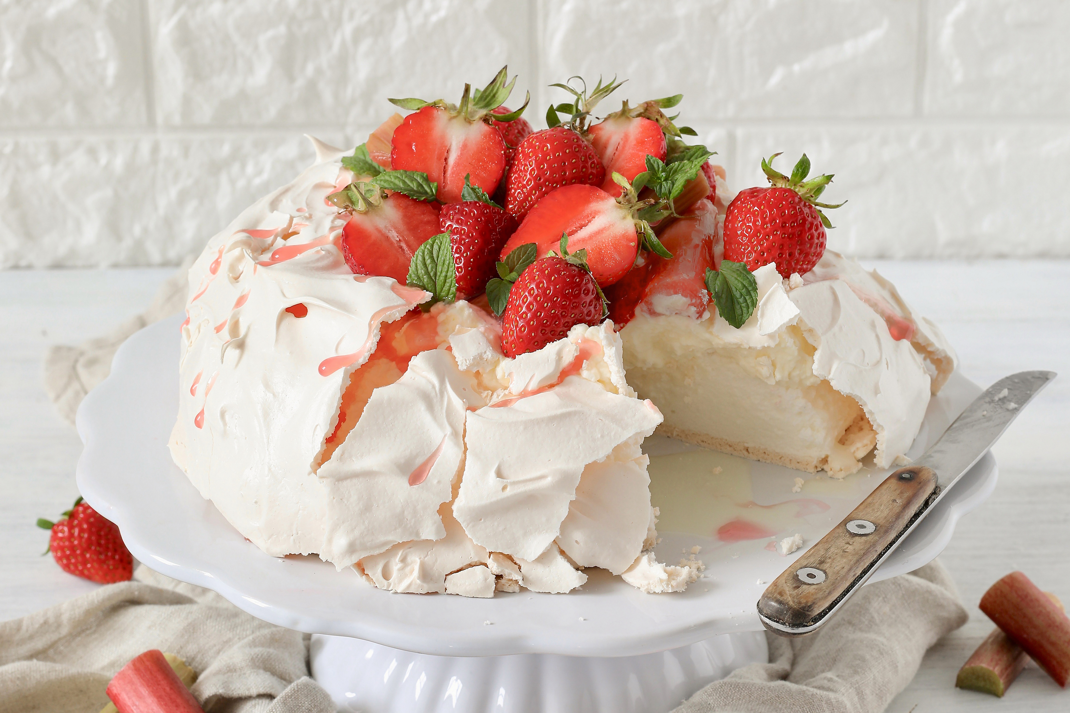 Pavlova: una fiesta de fresas y merengue