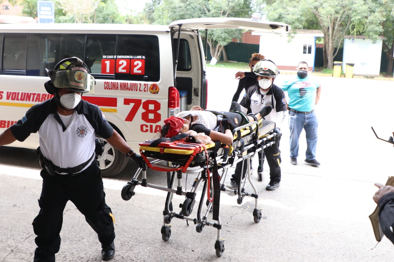 Las cuatro personas heridas fueron identificadas a su ingreso al hospital. Fotografía: Cuerpo de Bomberos Voluntarios, 