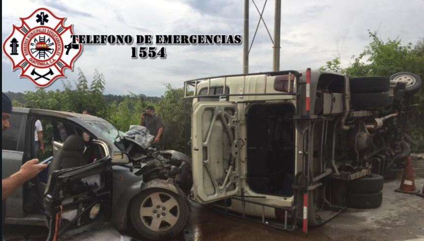 Socorristas utilizaron equipo especial en el lugar del accidente. (Foto: Bomberos Municipales Departamentales)